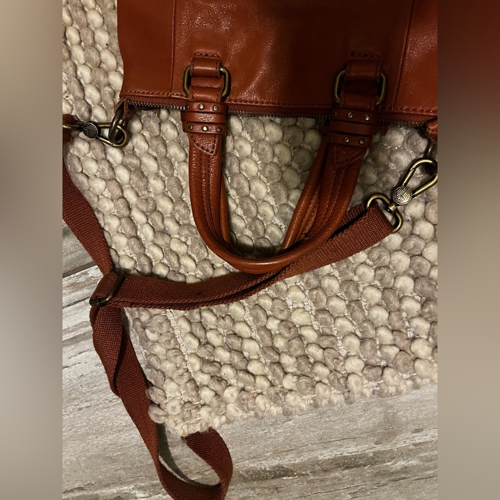 Tan The Sak crossbody purse genuine leather - Picture 7 of 9